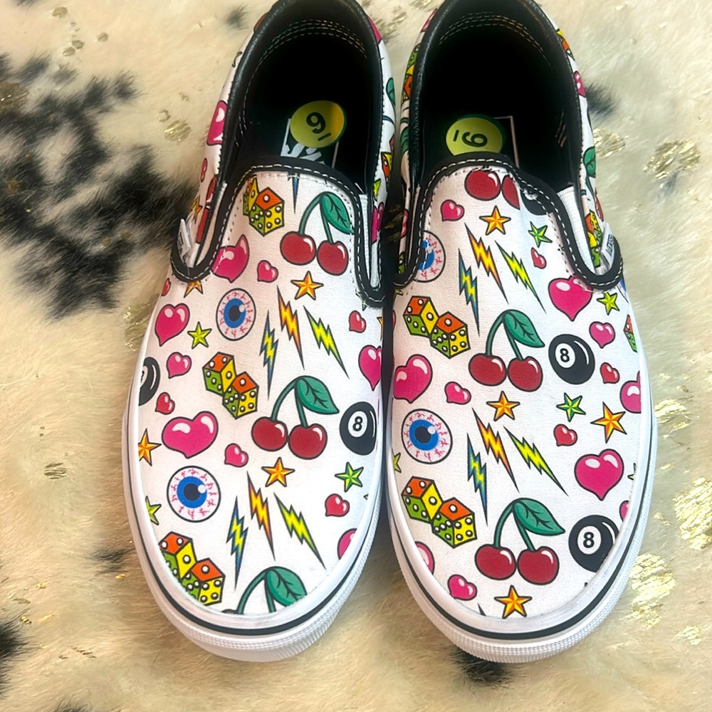 BRAND NEW VANS: Lucky 8’s slip on Vans